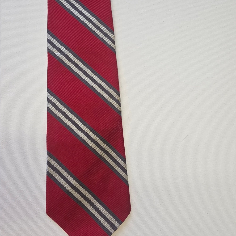 Jos A Bank Mens‎ Silk Necktie Red Grey White Diagonal Stripe Classic Formal Tie - Picture 2 of 3
